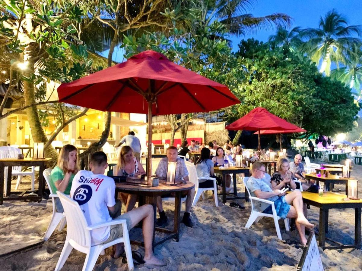Central Beach Inn Mirissa Exteriör bild
